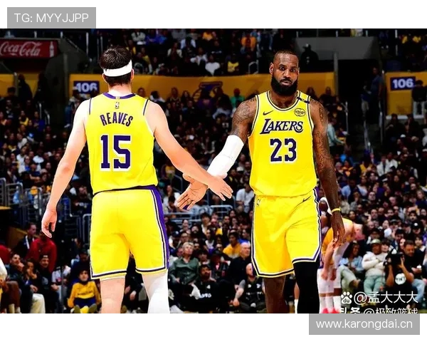 小里弗斯称赞克莱传奇地位现阶段只为热爱篮球而战