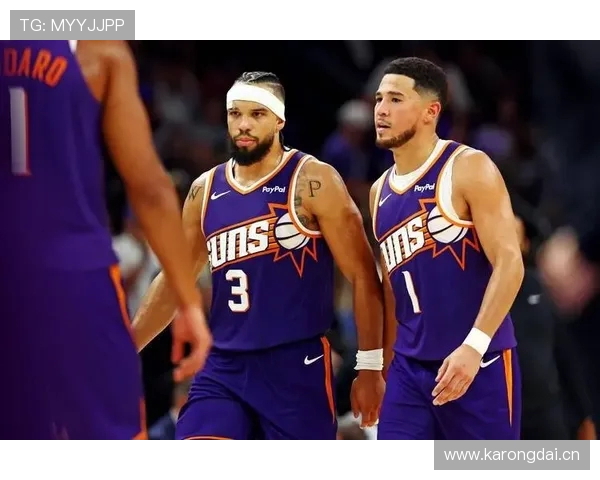 狄龙表现起伏外线不佳11投5中拿下12分4助攻3抢断三分球命中率低迷